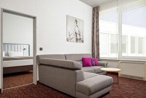 Suite, 1 tweepersoonsbed | Hypoallergeen beddengoed, een bureau, een laptopwerkplek