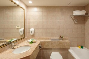 Junior Suite, Balcony, Sea View | Bathroom | Free toiletries, hair dryer, towels