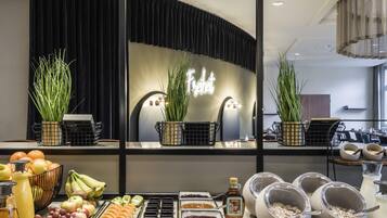 Tägliches Frühstücksbuffet gegen Gebühr
