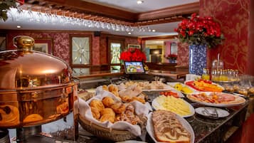 Desayuno bufé gratuito y diario