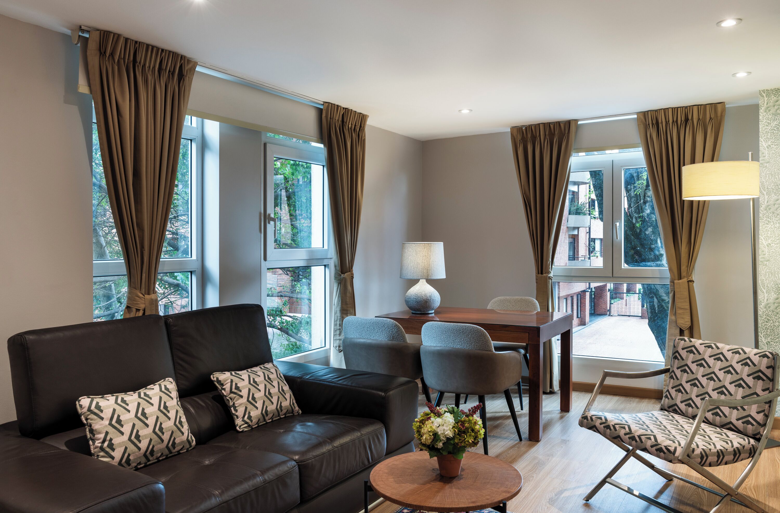 Grand Suite, 1 King Bed | Living area