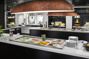 Tägliches Frühstücksbuffet gegen Gebühr