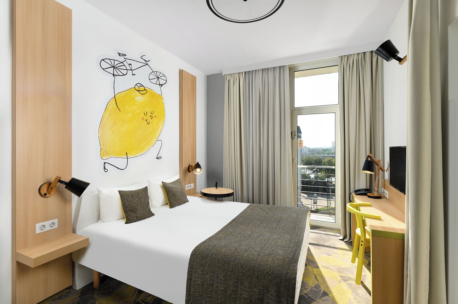 Design Double Room, 1 Double Bed | In-room safe, desk, laptop workspace, blackout drapes