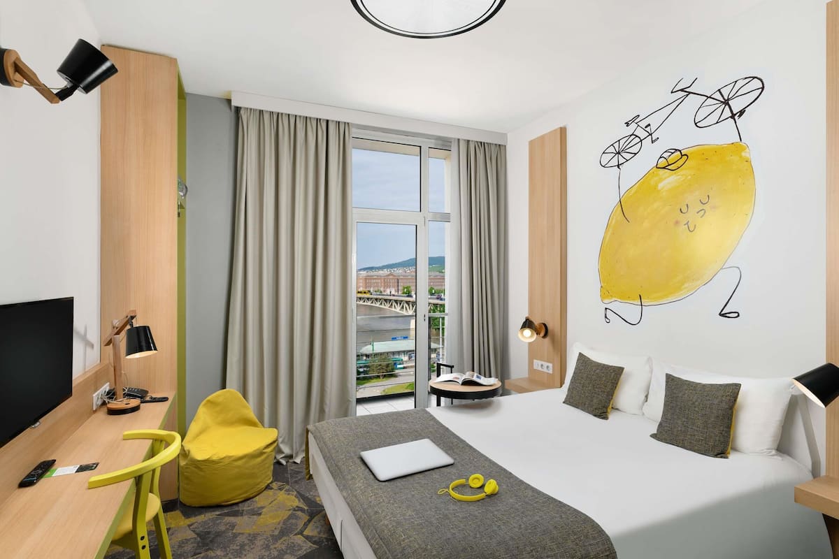 Design Double Room, 1 Double Bed | In-room safe, desk, laptop workspace, blackout drapes