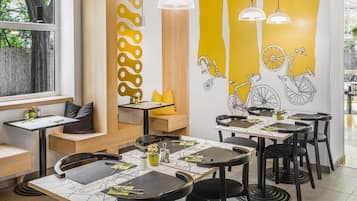 Daily buffet breakfast (HUF 3900 per person)
