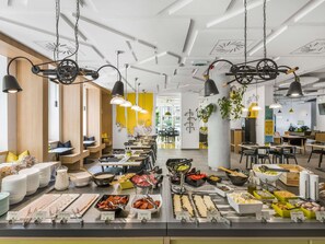 Desayuno buffet todos los días (con cargo)