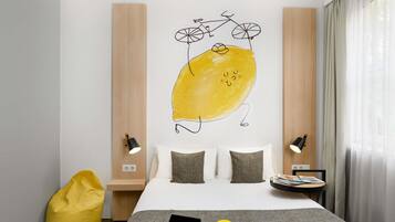 Caja de seguridad en la habitación y escritorio