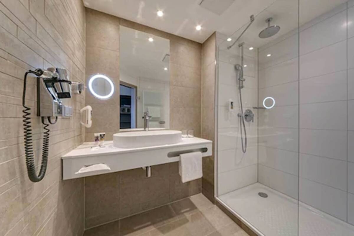 shower, rainfall showerhead, eco-friendly toiletries, hair dryer