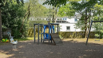 Área de juegos infantiles al aire libre