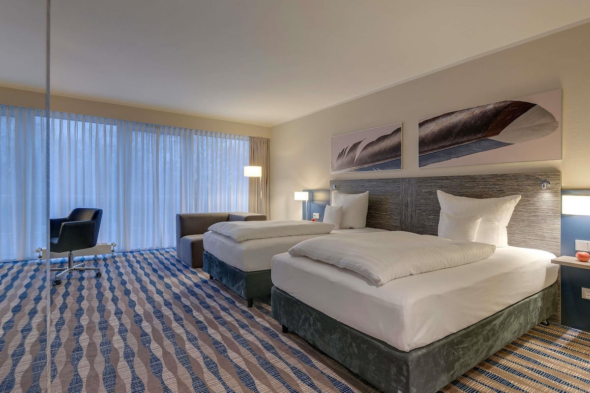 hypo-allergenic bedding, in-room safe, desk, laptop workspace