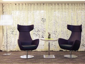 Lounge dans le hall