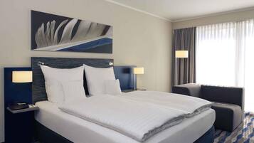 Seprai antialergi, brankas, meja kerja, dan ruang kerja ramah laptop