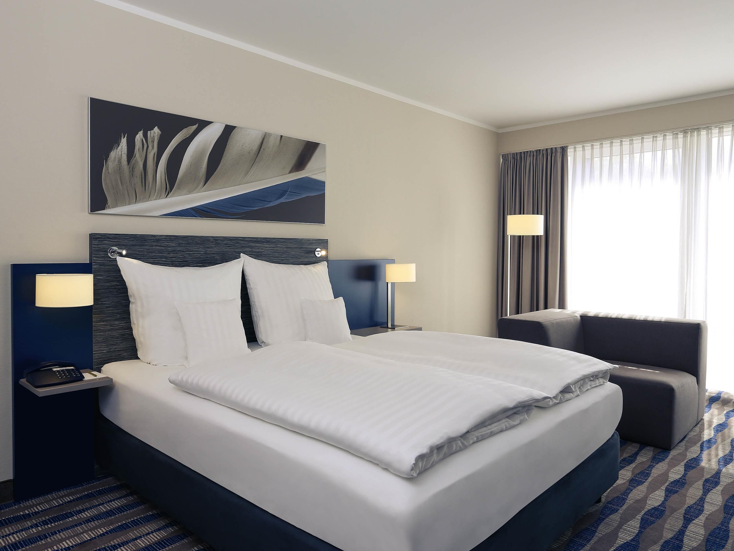 Standard Room, 1 Double Bed | Hypo-allergenic bedding, in-room safe, desk, laptop workspace