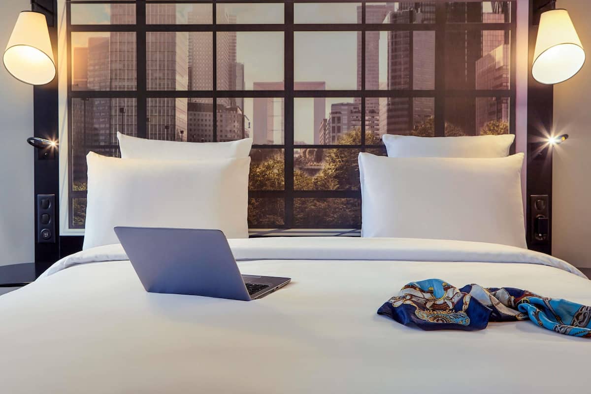 房內夾萬、書桌、遮光窗簾/窗簾、隔音