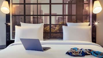 Zimmersafe, Schreibtisch, VerdunkelungsvorhÀnge, schallisolierte Zimmer