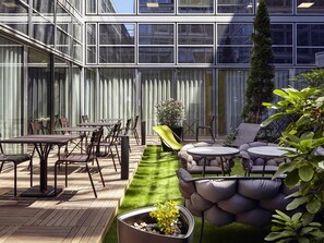 Bar (on property) - Mercure Paris La Défense Grande Arche (Nanterre)