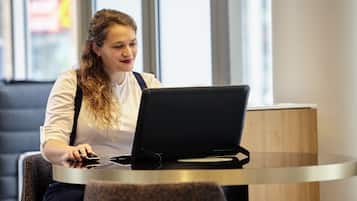 Coin salon dans le hall