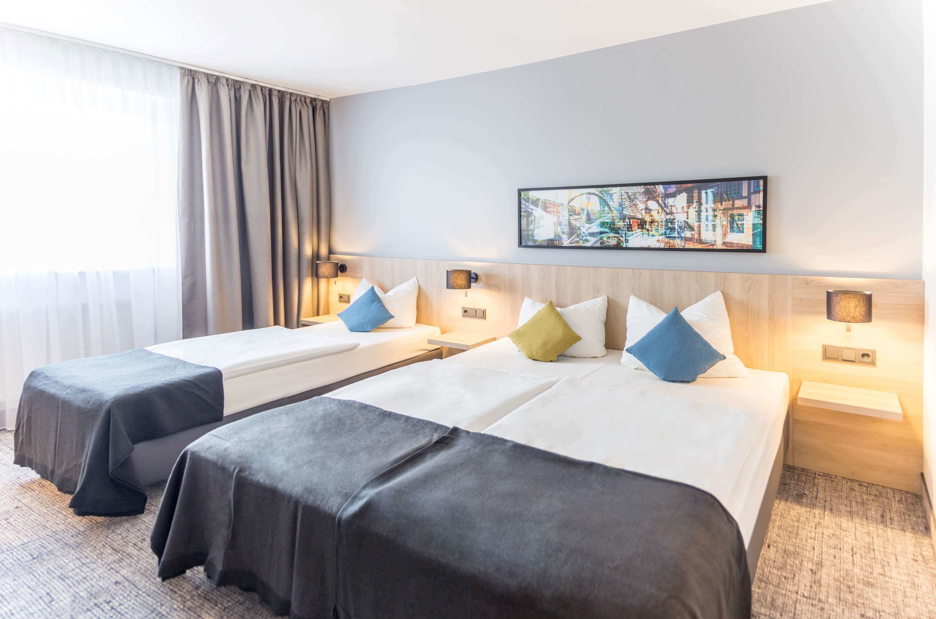 패밀리룸 | 저자극성 침구, 미니바, 책상, 노트북 작업 공간