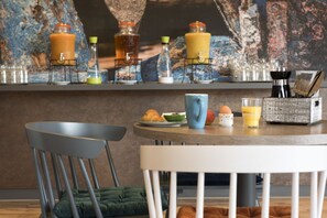 Desayuno buffet todos los días (con cargo)