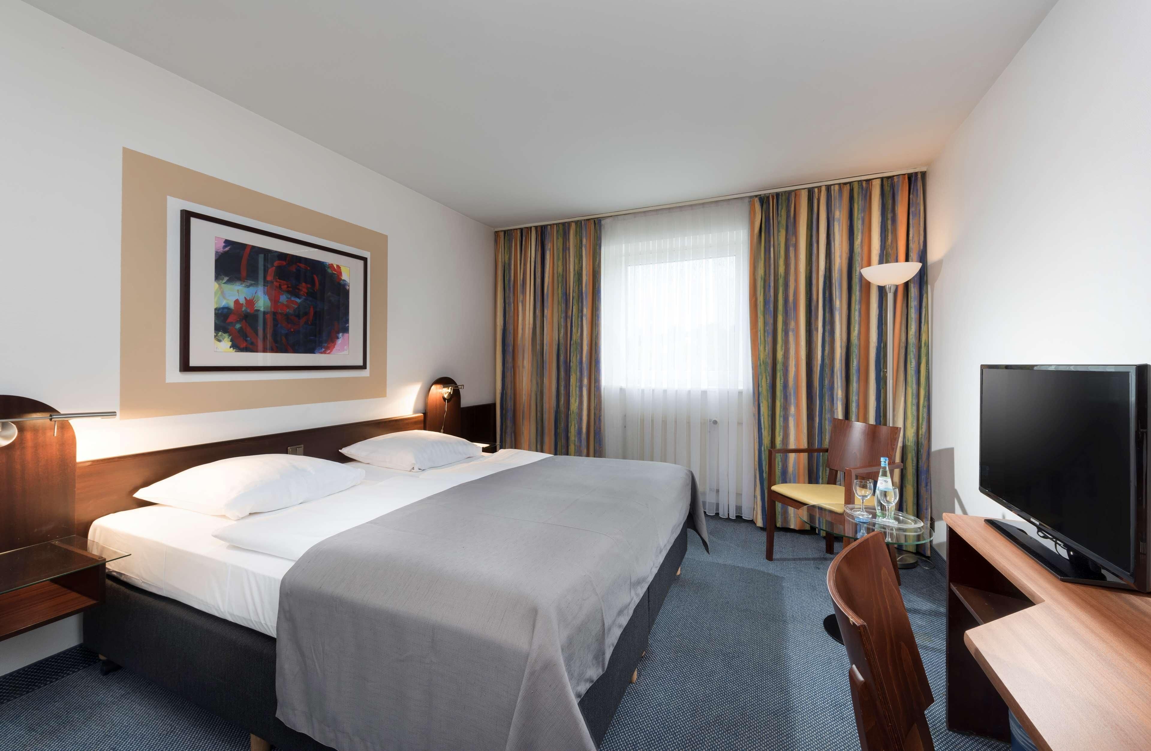 Hypo-allergenic bedding available, minibar, desk, laptop workspace