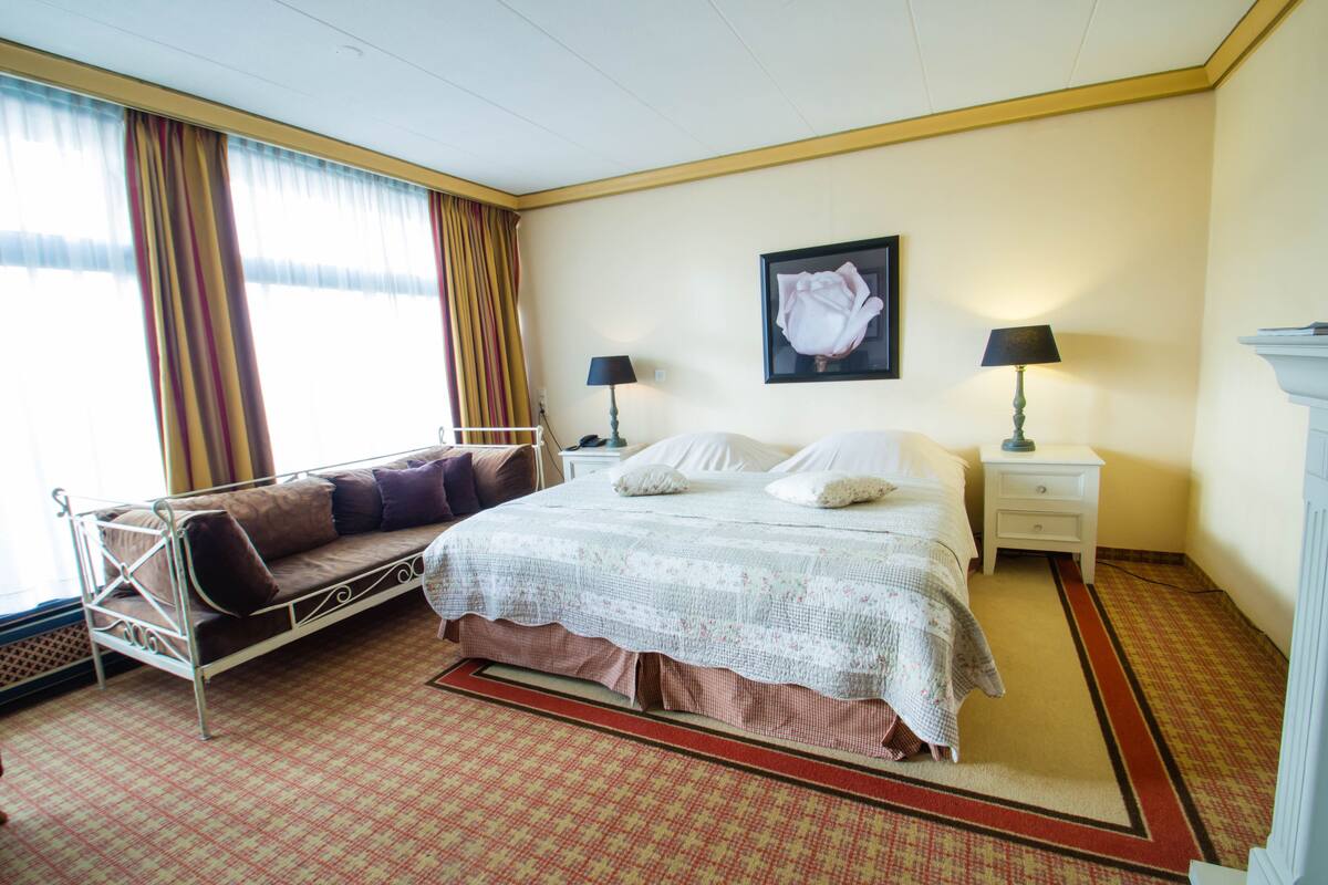 Club Room