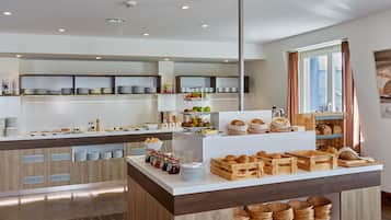 Sudah termasuk sarapan ala kontinental setiap hari