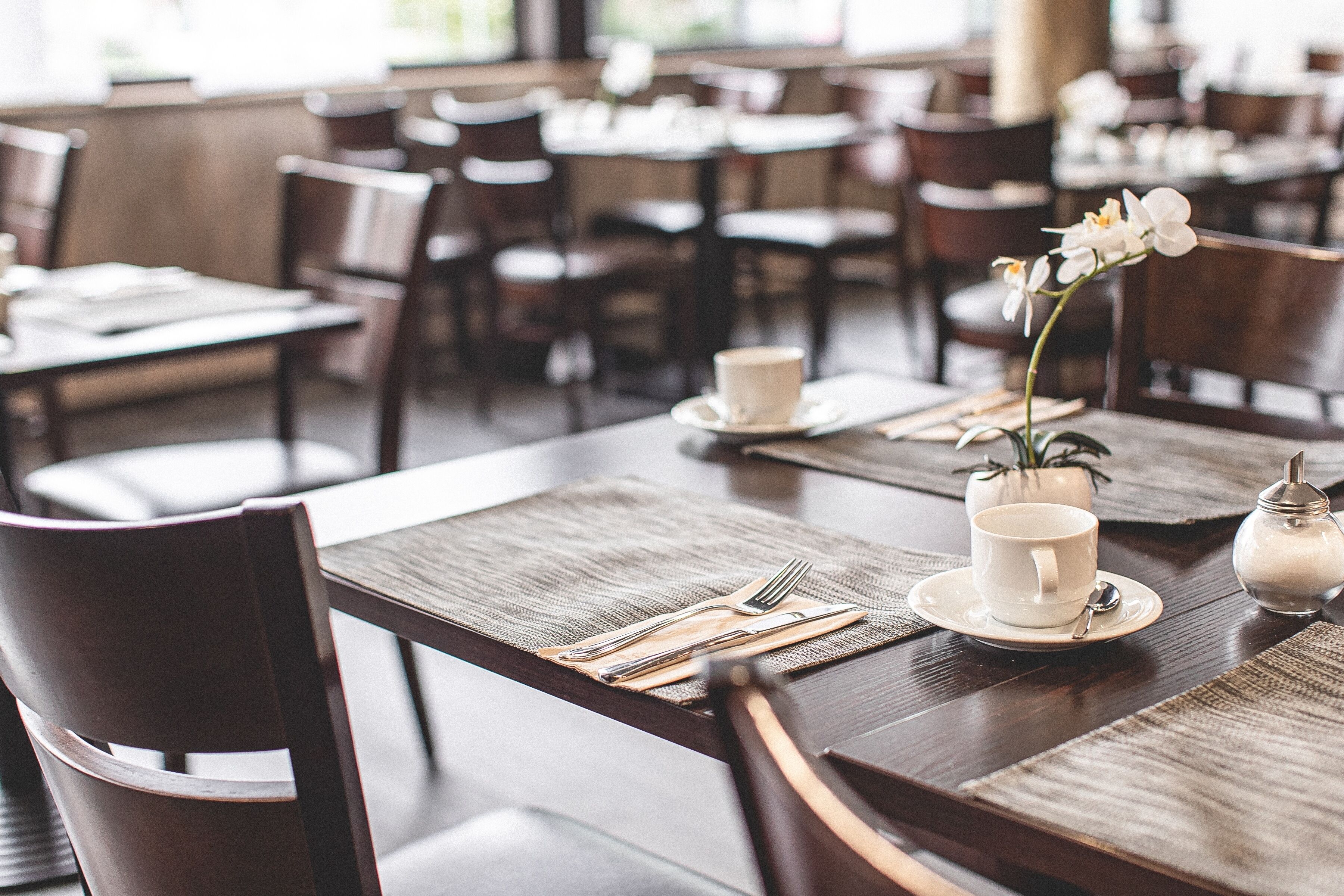 每日供應吃到飽早餐 (每人 EUR15)