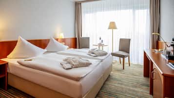 Privilege, Room, 1 Double Bed | Minibar, in-room safe, desk, soundproofing