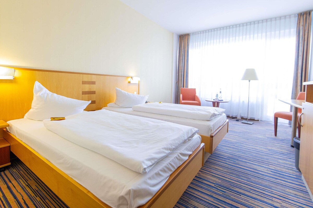 Standard Room, 2 Twin Beds | Minibar, in-room safe, desk, soundproofing