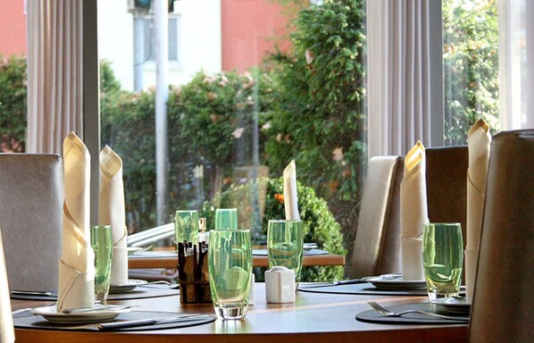 Daily buffet breakfast (EUR 10.00 per person)