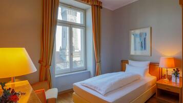 Standard Single Room (Plus) | In-room safe, desk, free WiFi, bed sheets