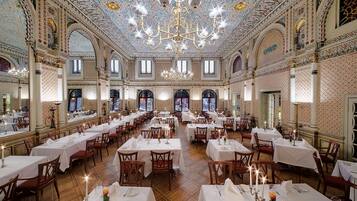 Daily buffet breakfast (EUR 20 per person)