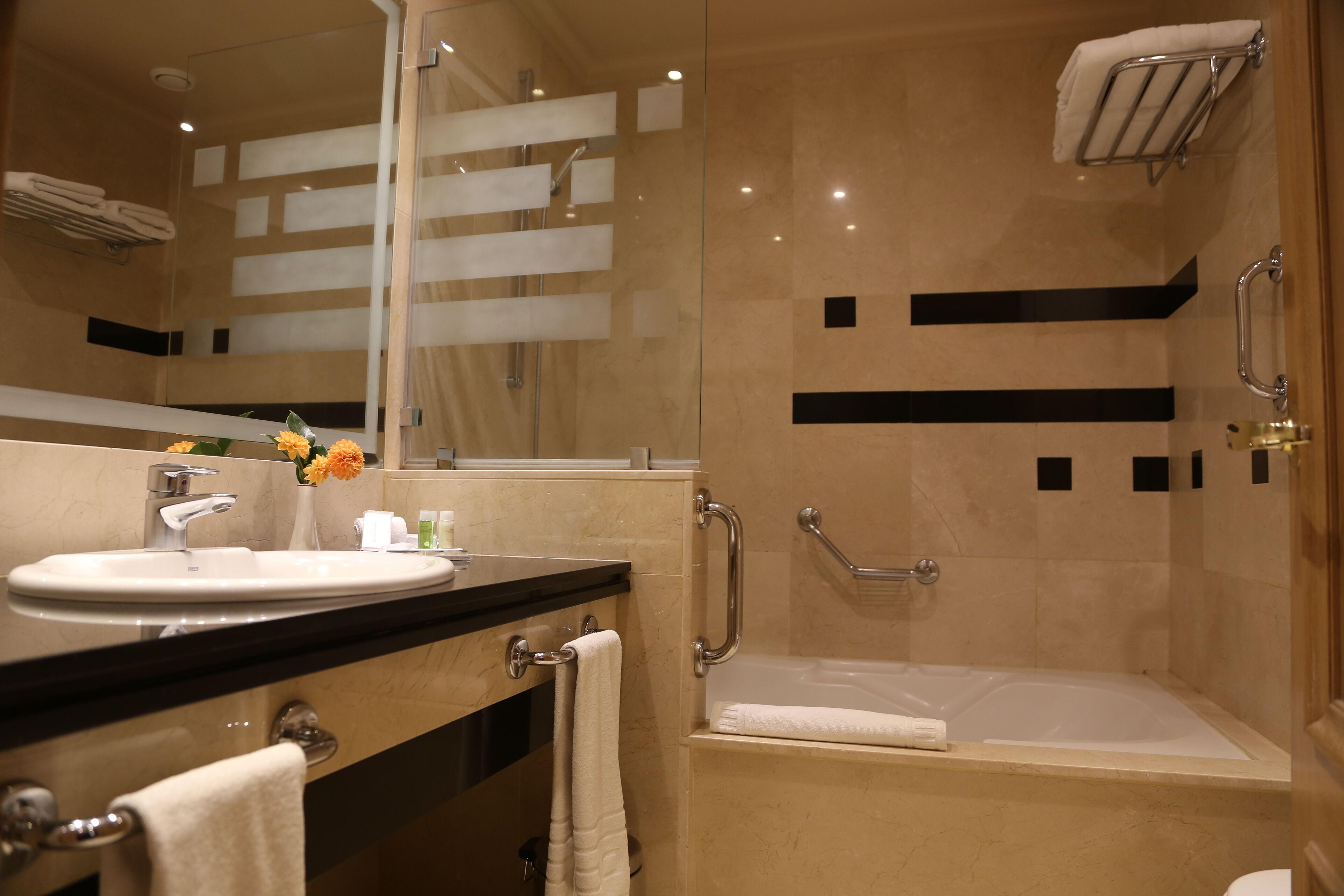 family room (2 adults + 1 child) | bathroom | combined shower/bathtub, hair dryer, bidet, towels