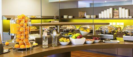 Desayuno buffet (EUR 15.90 por persona)