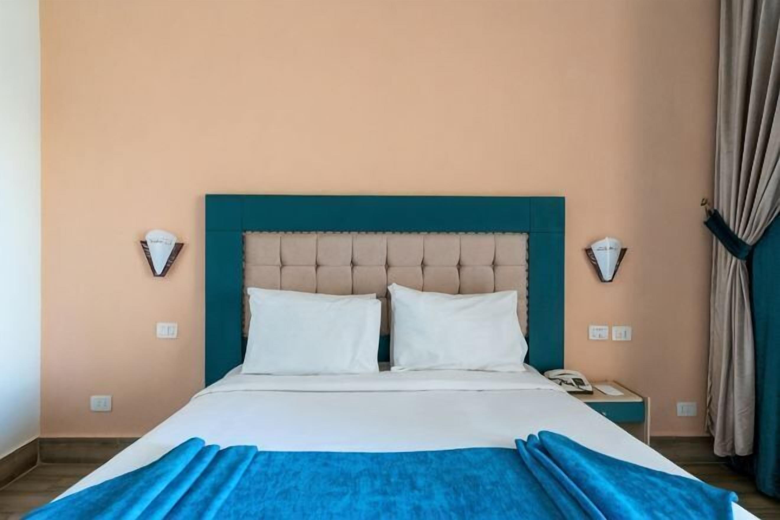 Ropa de cama hipoalergénica y minibar 