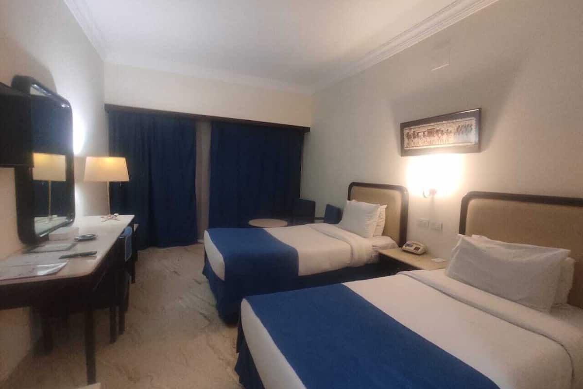 1 bedroom, hypo-allergenic bedding, minibar, in-room safe