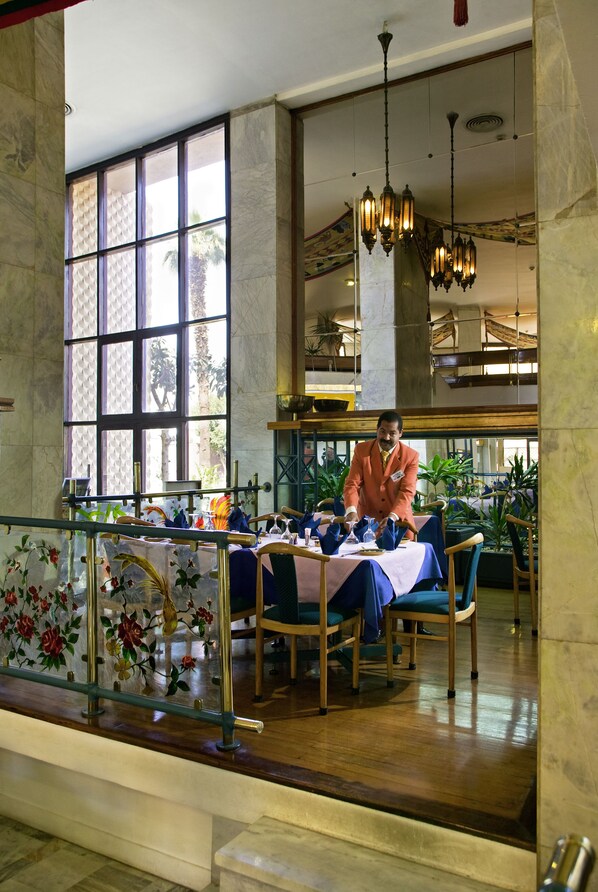 4 restaurants servant le dîner