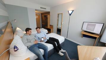 Standard Twin Room | Desk, blackout drapes, soundproofing, iron/ironing board