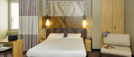 Schreibtisch, Bügeleisen/Bügelbrett, kostenloses WLAN, Bettwäsche