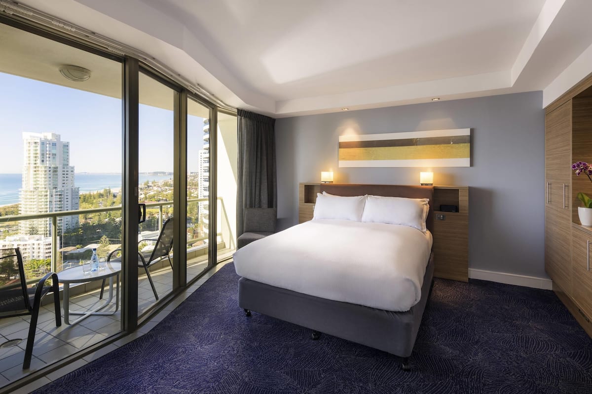 Superior-Zimmer, 1 Queen-Bett, Meerblick | Hochwertige Bettwaren, Minibar, Zimmersafe, Schreibtisch