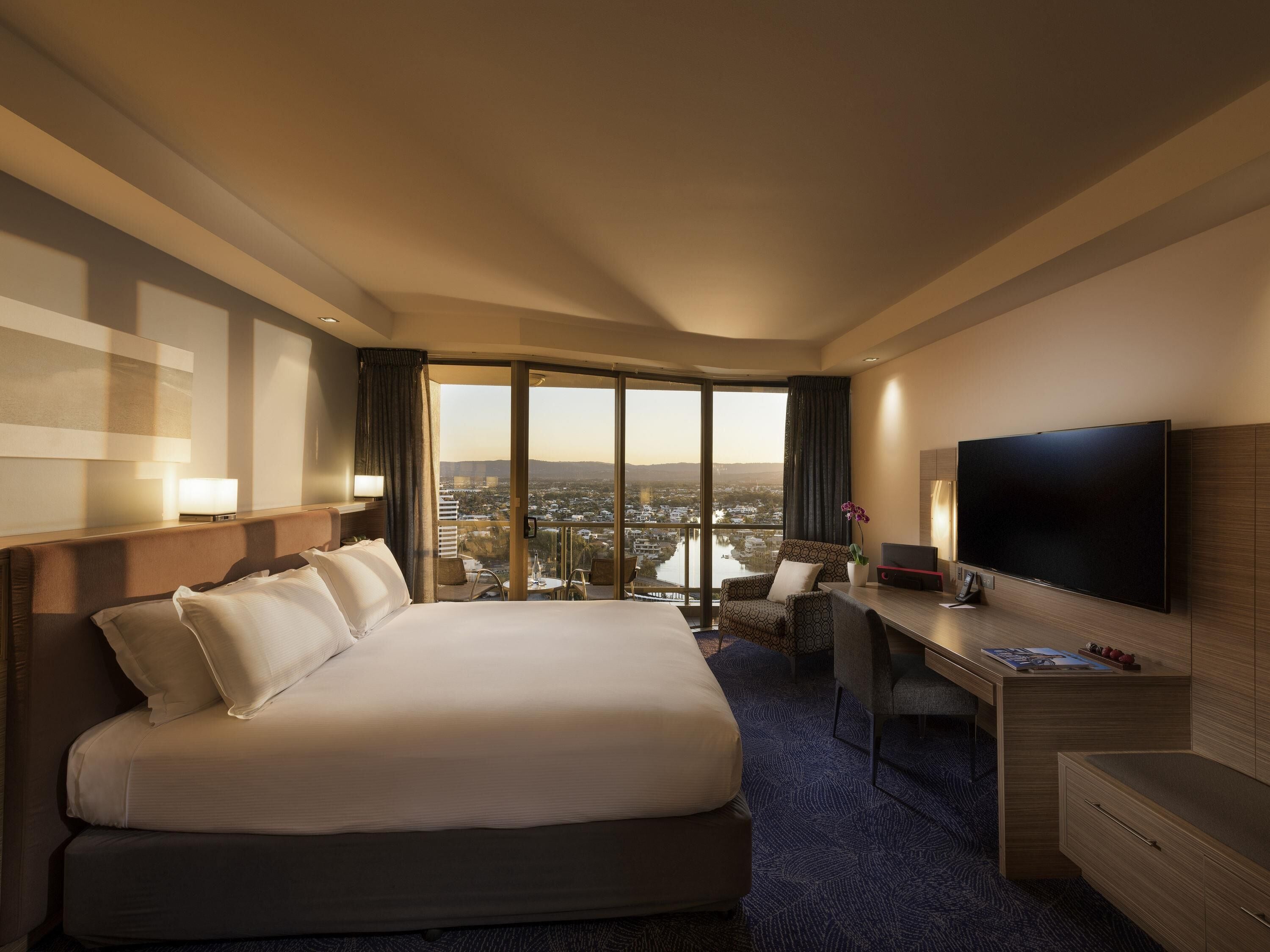 Superior-Zimmer, 1 King-Bett (Hinterland View)