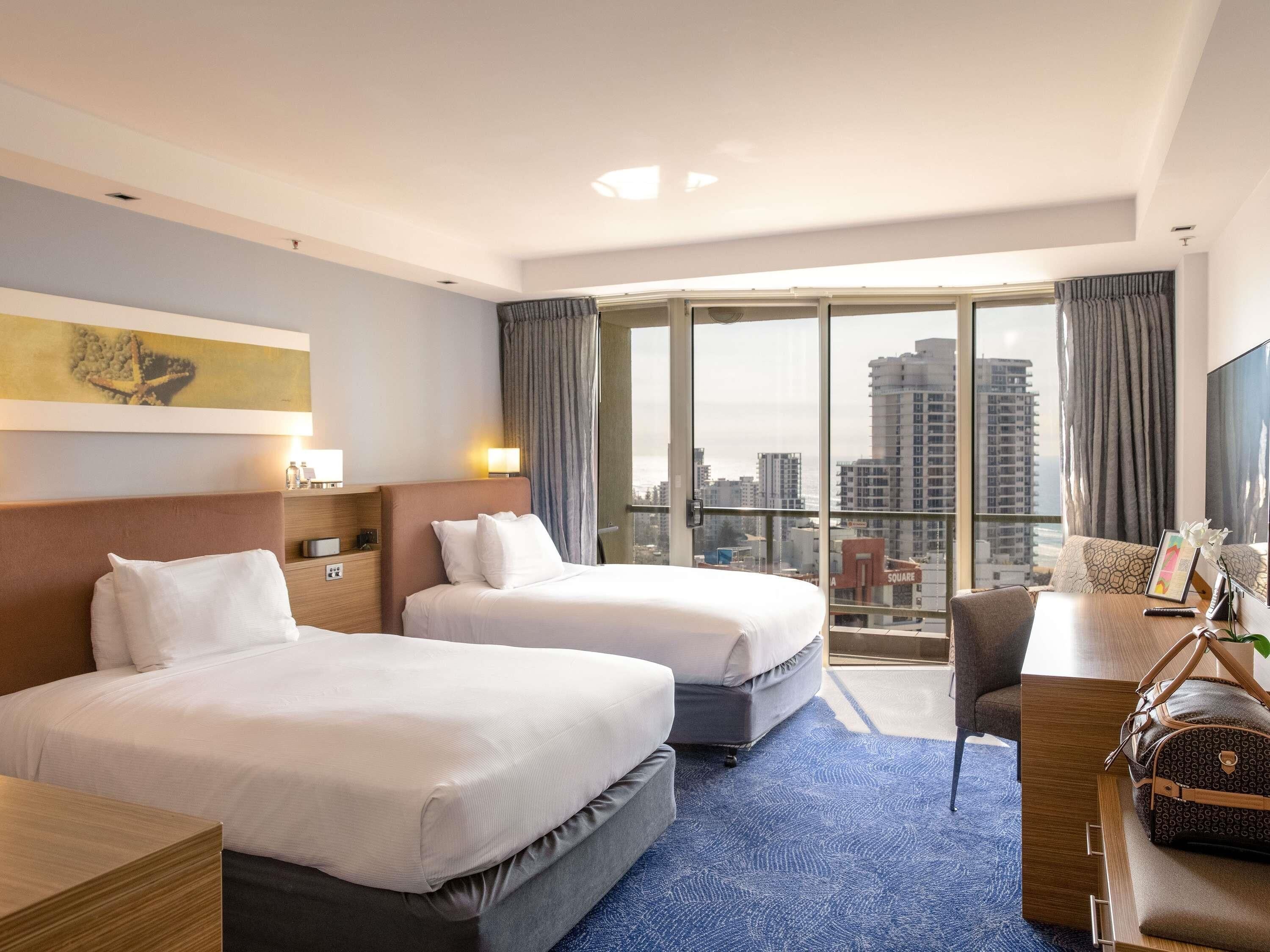 高級雙人房, 2 張標準雙人床, 海景 | 高級寢具、迷你吧、房內夾萬、書桌