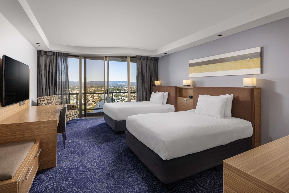 Superior Room, 2 Katil Kelamin (Double) (Hinterland View) | Peralatan tempat tidur premium, bar mini, peti besi dalam bilik, meja 