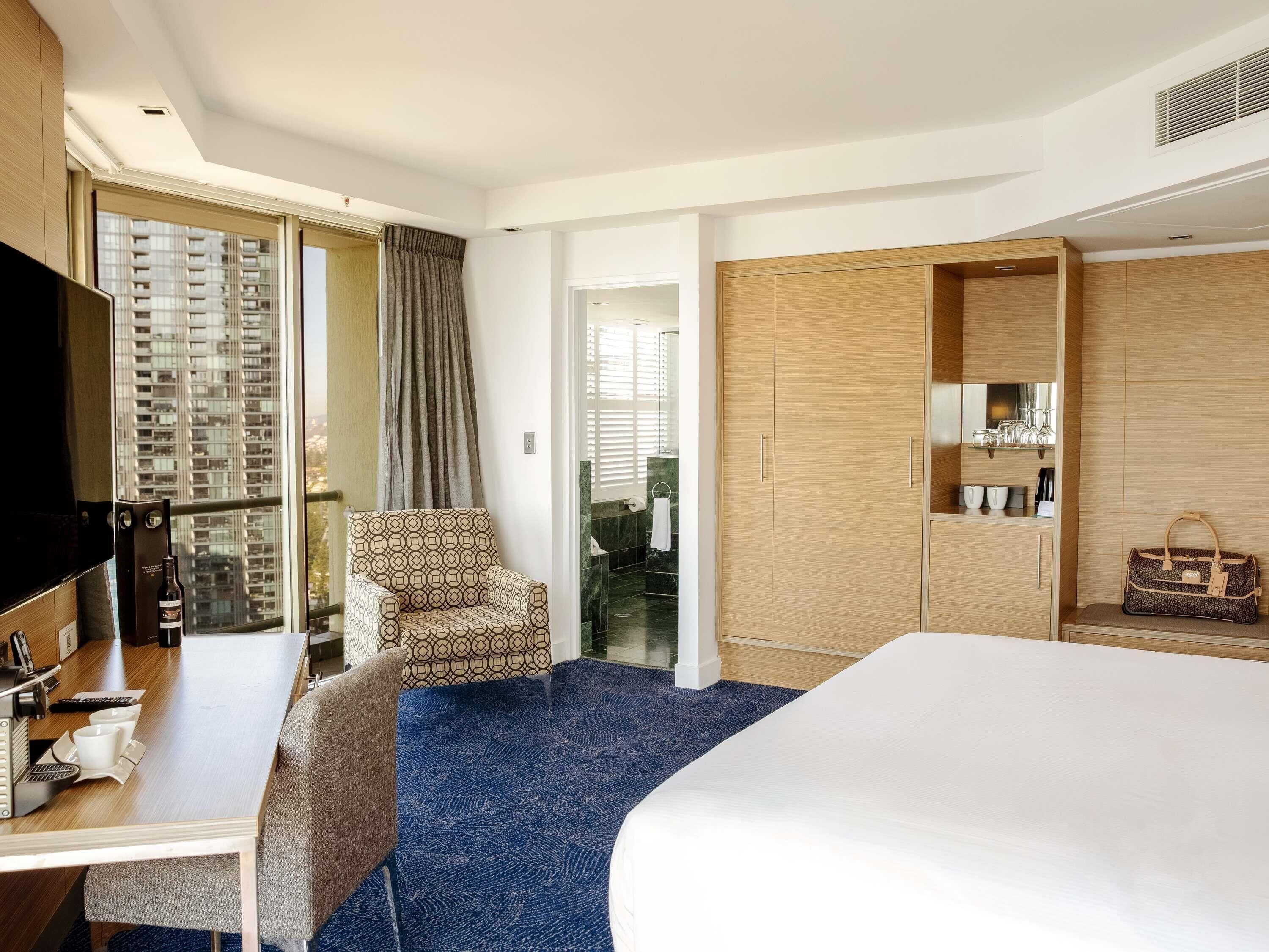 Premium bedding, minibar, in-room safe, desk