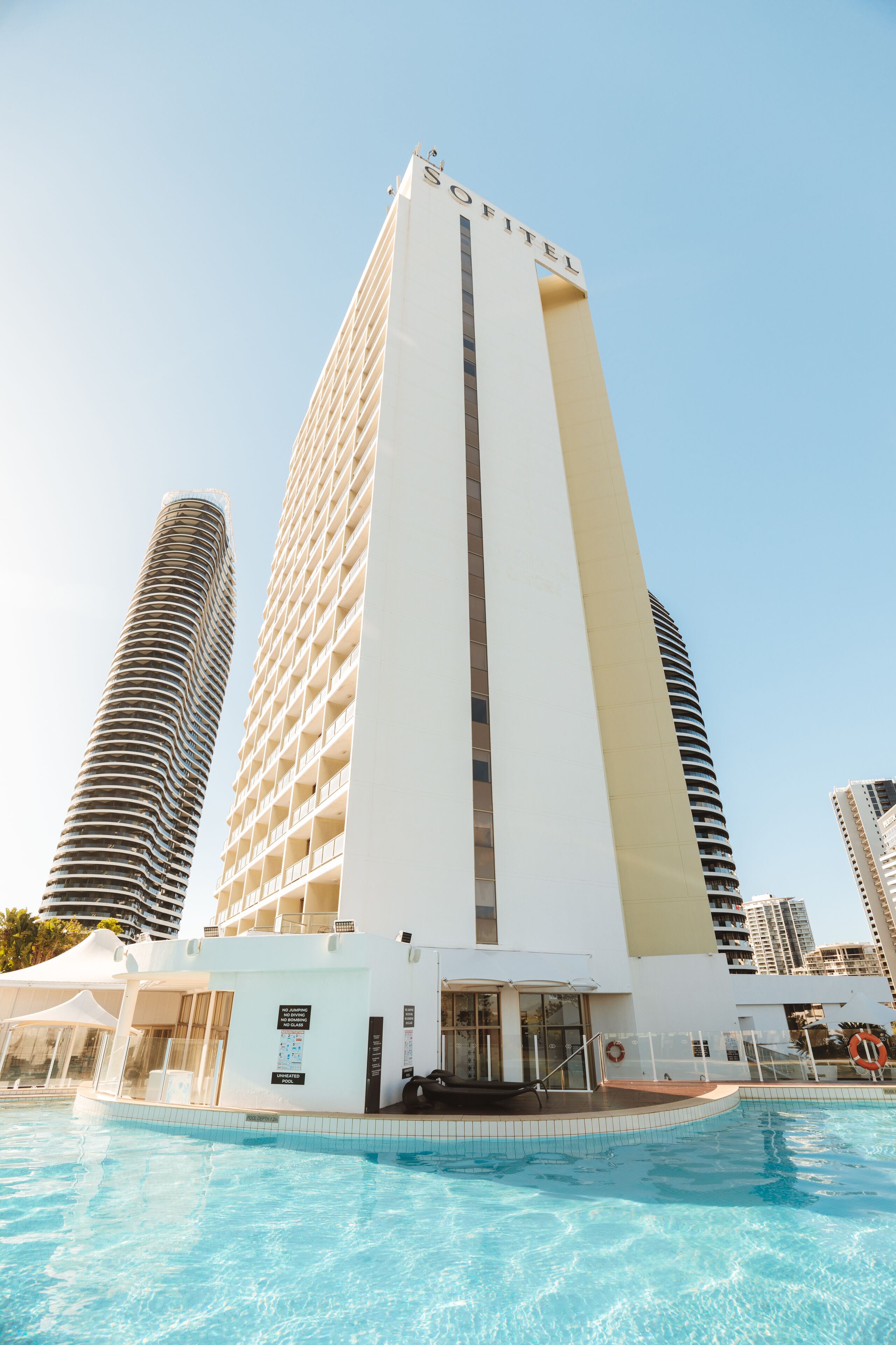 2 outdoor pools, open 6:00 am to 6:00 pm, free pool cabanas