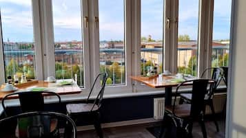 Serveert lunch en diner, Mongoolse gerechten