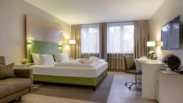 Privilege, Double Room, 1 Double Bed with Sofa bed | Hypo-allergenic bedding, in-room safe, desk, blackout drapes