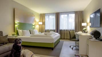 Privilege, Double Room, 1 Double Bed with Sofa bed | Hypo-allergenic bedding, in-room safe, desk, blackout drapes