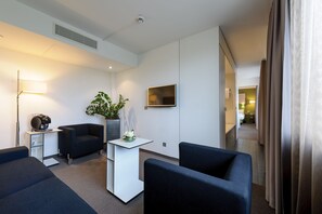 Hypo-allergenic bedding, in-room safe, desk, blackout curtains - Congress Hotel Mercure Nürnberg an der Messe (Nuremberg)