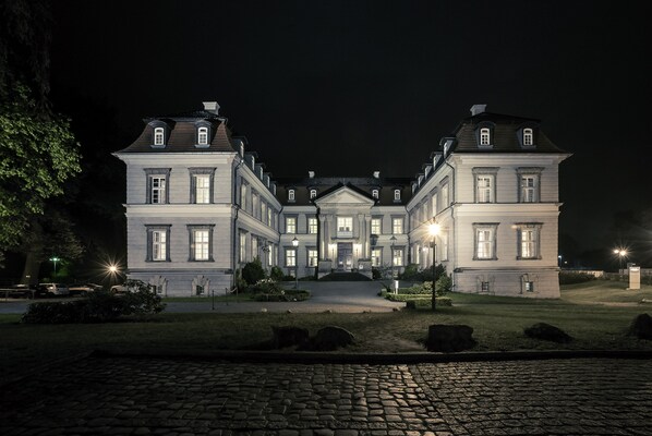 Façade de l’hébergement - soirée/nuit